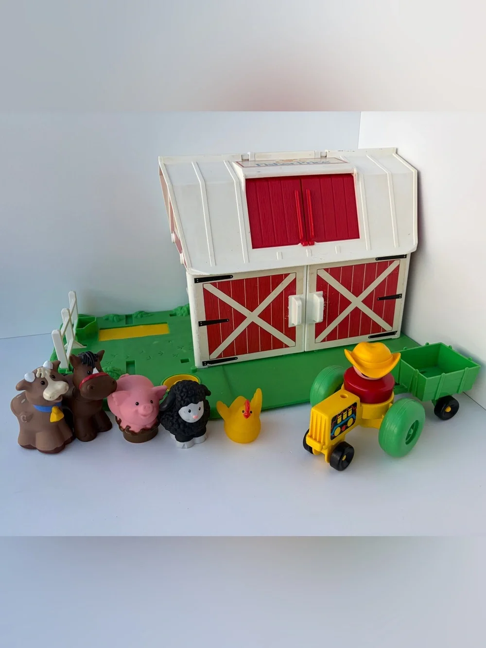 VTG Fisher Price Little‎ People Farm w/ Tractor Figures 90s 80s